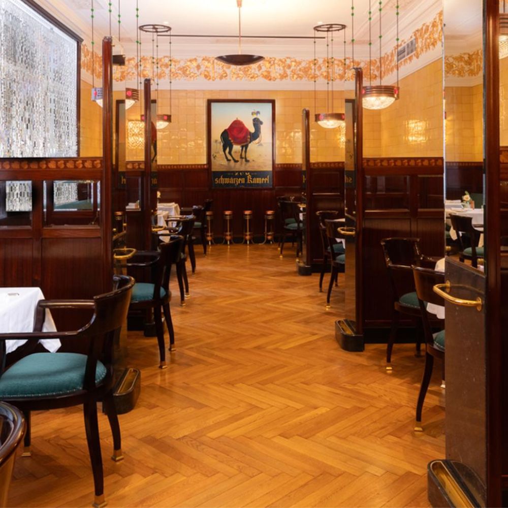 BELETAGE ZUM SCHWARZEN KAMEEL